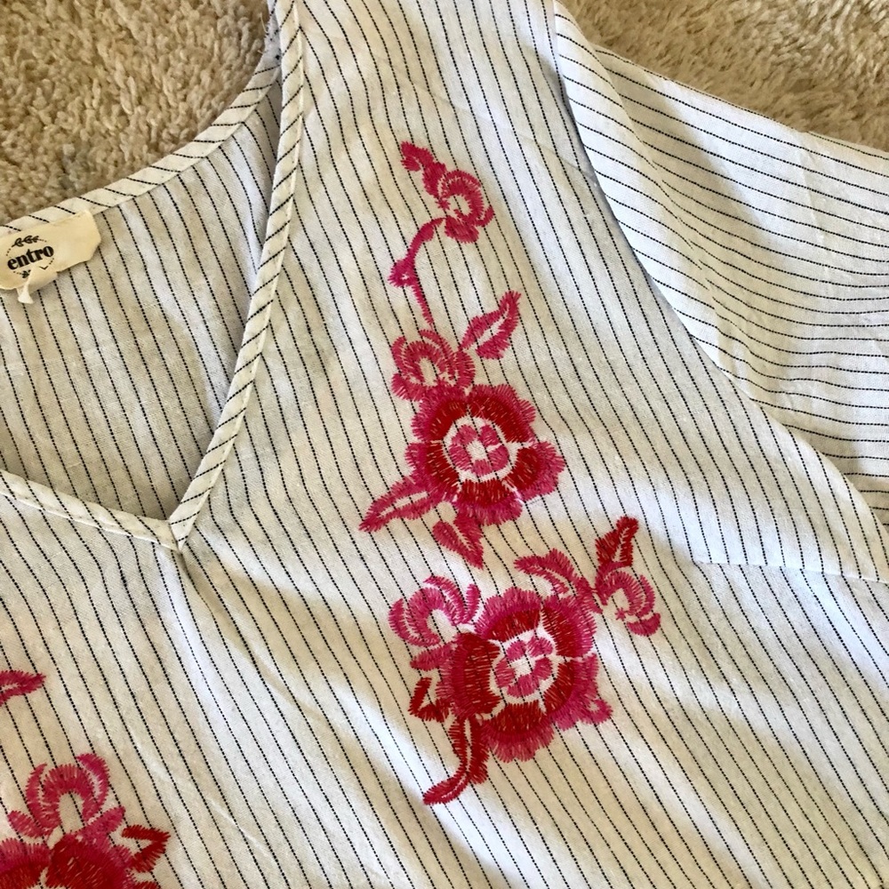 Embroidered dress - Picture 2 of 2